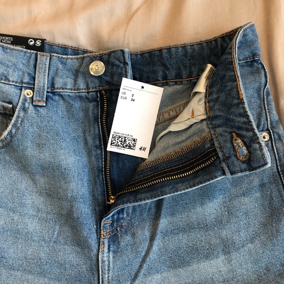 H&M Light Denim Cuffed Mom Short - Picture 4 of 5